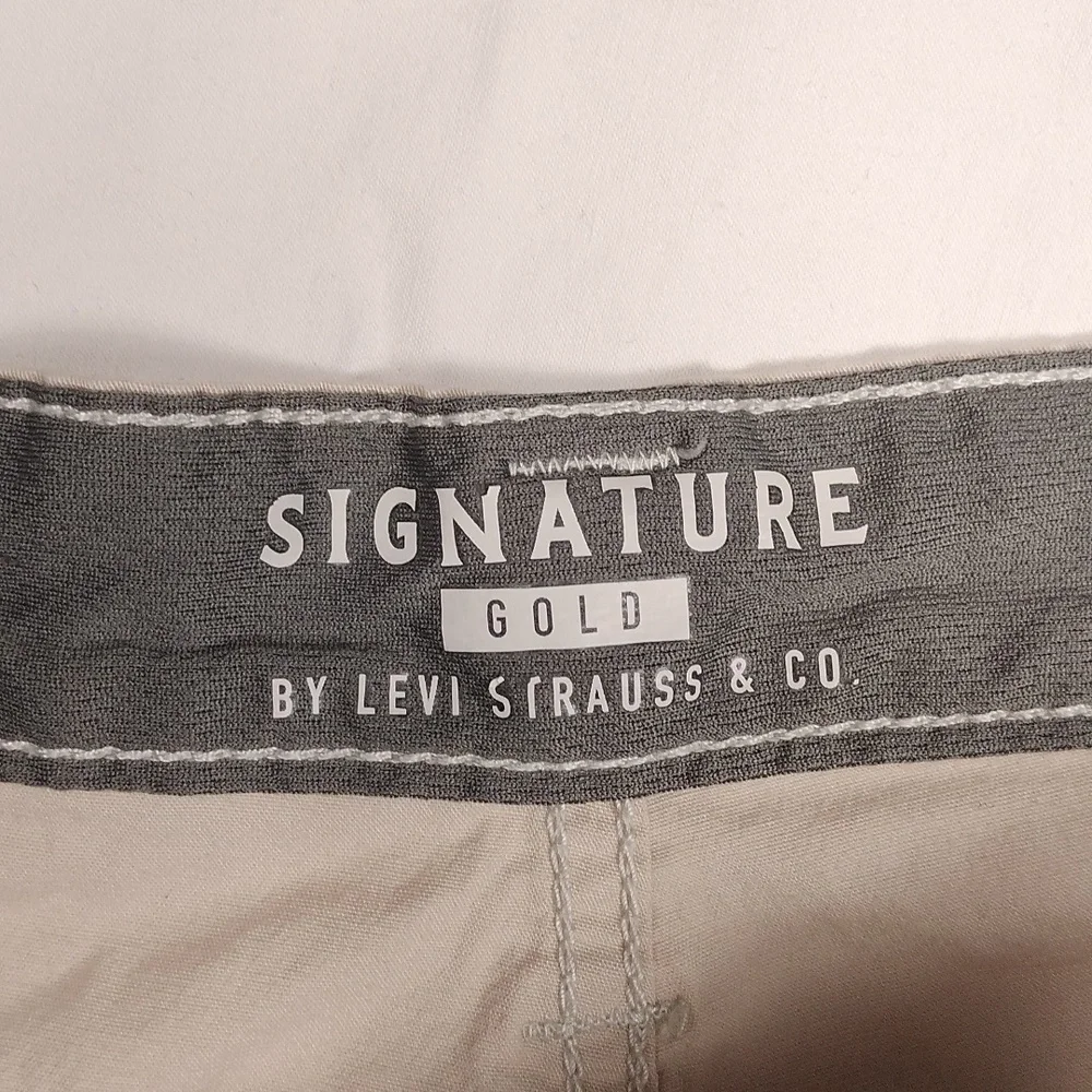 Signature Gold by Levi's men's shorts size 34